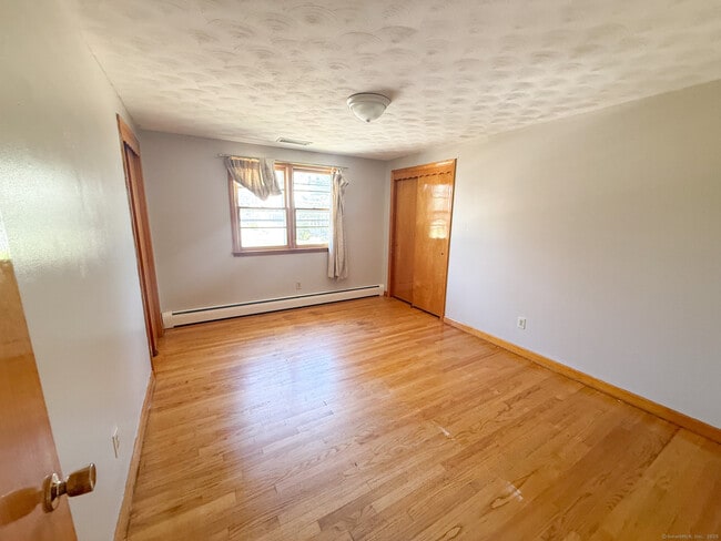 541 Burritt St in New Britain, CT - Building Photo - Building Photo