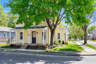 68 1st St in Glens Falls, NY - Building Photo