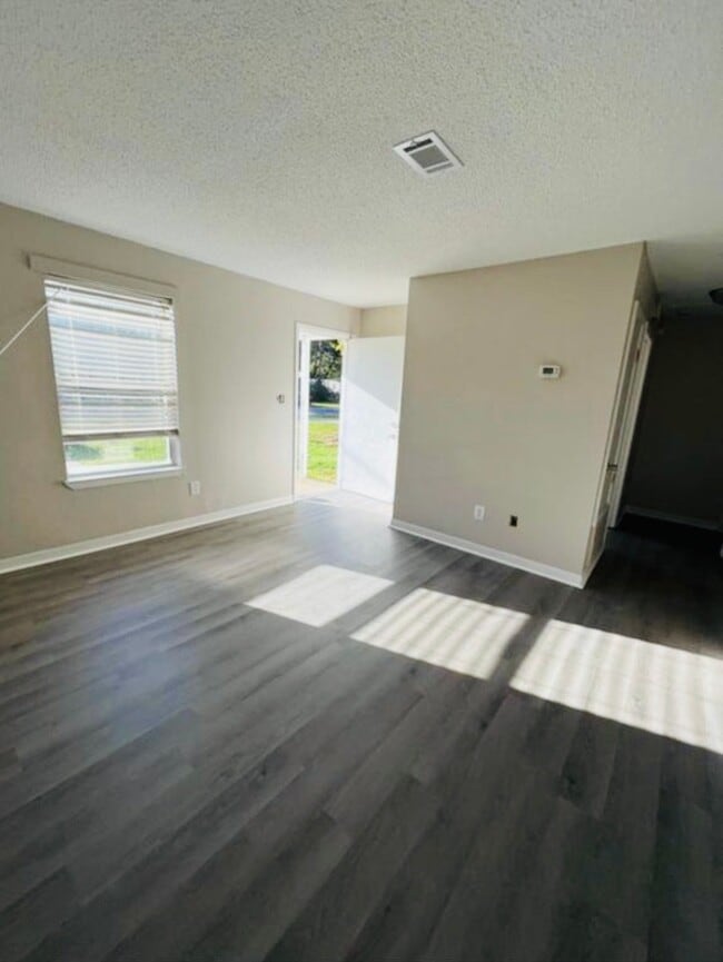 1130 Gordon Ave, Unit A in Pensacola, FL - Foto de edificio - Building Photo