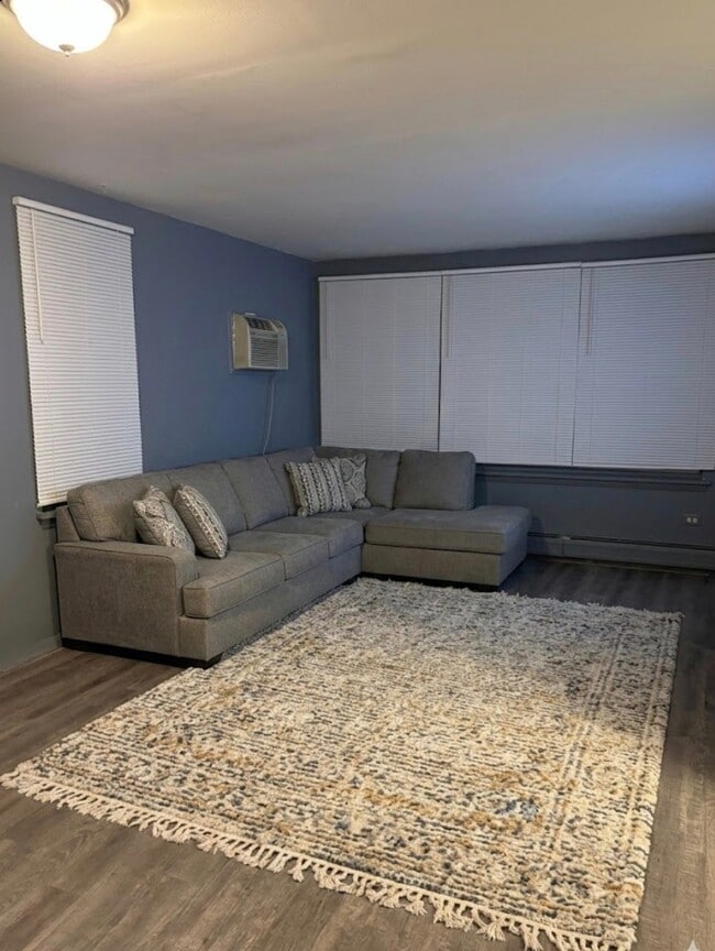 2357 Discovery Dr in Schaumburg, IL - Building Photo - Building Photo