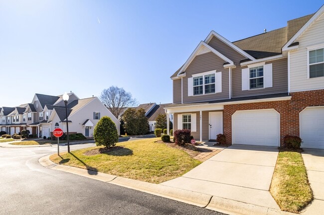 301 Robyns Gln Cir in Greensboro, NC - Building Photo - Building Photo