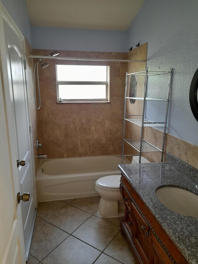 4902 Cambridge St in Greenacres, FL - Building Photo - Building Photo