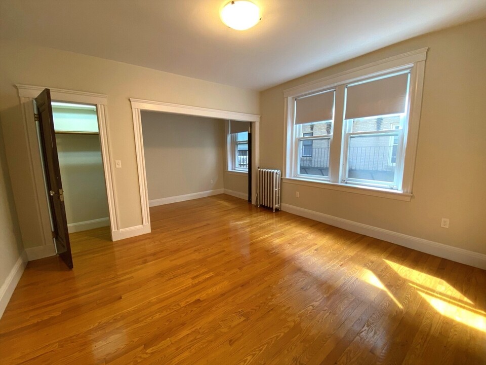 1880 Commonwealth Ave, Unit #17 in Boston, MA - Building Photo