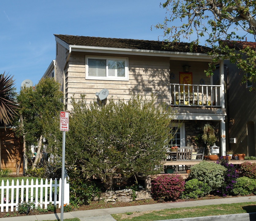 603 Jasmine Ave in Corona Del Mar, CA - Building Photo