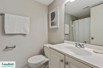 934 Garden Walk Blvd, Unit 0102 in Atlanta, GA - Foto de edificio - Building Photo