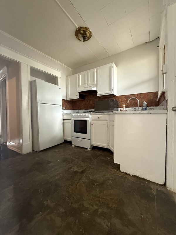 484 Washington Ave in Albany, NY - Building Photo - Building Photo