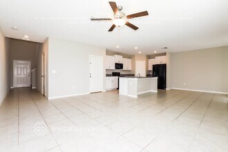 15606 Greenleaf Bay St in Sun City Center, FL - Building Photo - Building Photo