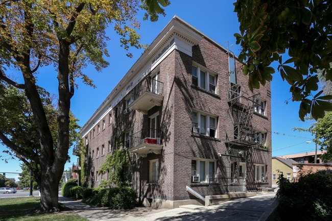 Malo Apartments in Salt Lake City, UT - Foto de edificio - Building Photo
