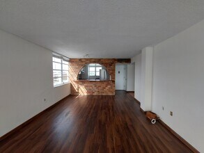 8000 Harding Ave, Unit 6A in Miami Beach, FL - Building Photo - Building Photo