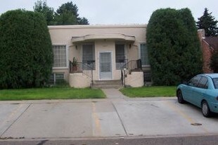 1206 E 1st St Apartamentos