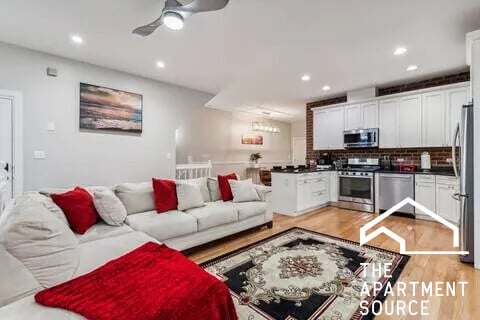 3935 S Wells St, Unit 1