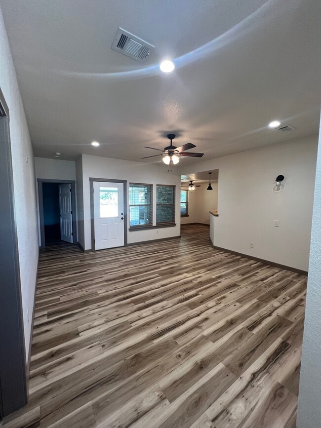 306 Lux Dr in Robinson, TX - Foto de edificio - Building Photo