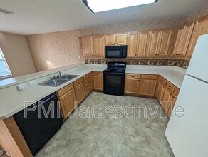 4592 Muscadine Ct in Jacksonville, FL - Building Photo - Building Photo