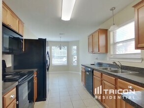 110 Santa Fe Trail in Justin, TX - Building Photo - Building Photo