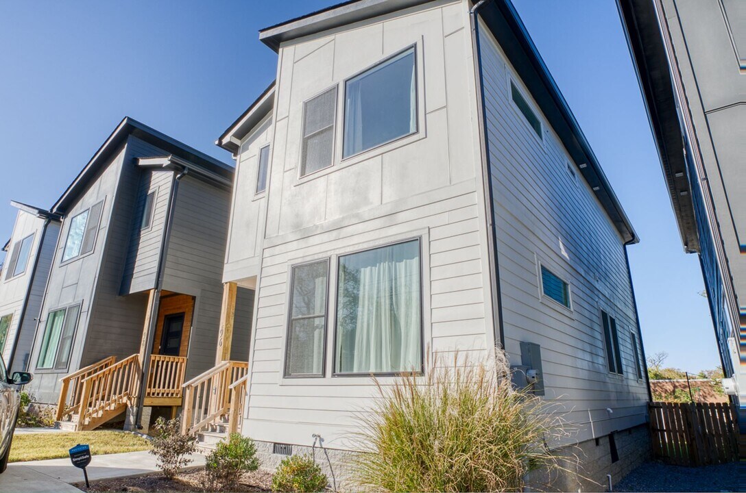 96 Shields Ln in Nashville, TN - Building Photo