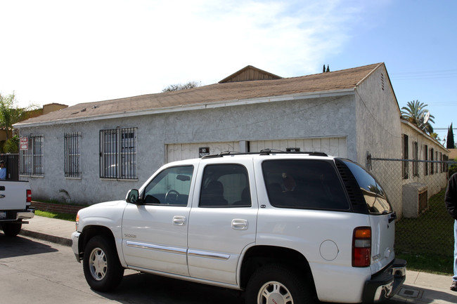 1605 Cherry Ave in Long Beach, CA - Building Photo - Building Photo