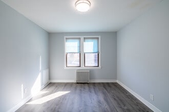 2020 Shepherd St NE in Washington, DC - Foto de edificio - Interior Photo