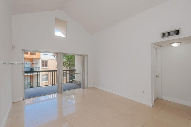 6292 NW 186th St in Hialeah, FL - Building Photo - Building Photo