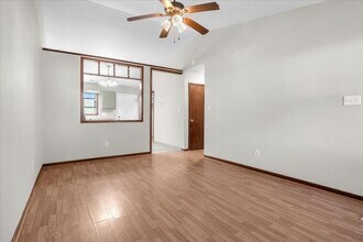 1034 Spring Villa Dr in Jacksonville, NC - Building Photo - Building Photo