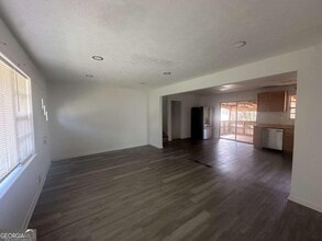 1009 Pinecrest Dr in Forest Park, GA - Building Photo - Building Photo