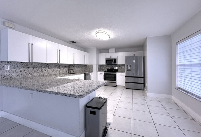 15398 SW 168th Terrace in Miami, FL - Building Photo - Building Photo