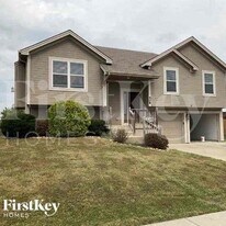 408 192nd St in Smithville, MO - Building Photo