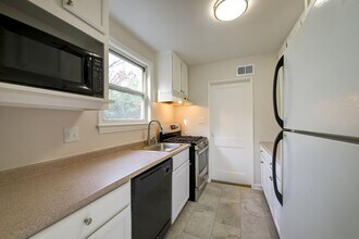 10022 Brunett Ave in Silver Spring, MD - Foto de edificio - Building Photo