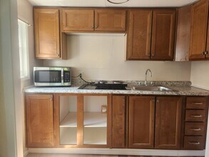 3402 S Tyler St, Unit Studio apartment in Tacoma, WA - Foto de edificio - Building Photo