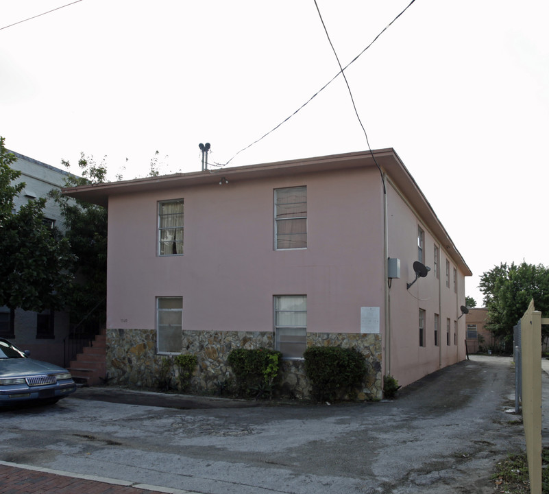 1320 SW 6th St in Miami, FL - Building Photo