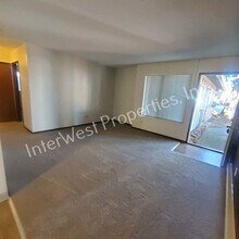 5221-5225 SE Glen Echo Ave in Milwaukie, OR - Building Photo - Building Photo