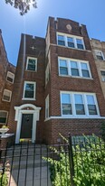 2443 W Gunnison St, Unit 2 Apartments