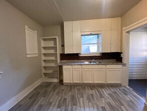 1632 Birch St in Oklahoma City, OK - Foto de edificio - Building Photo