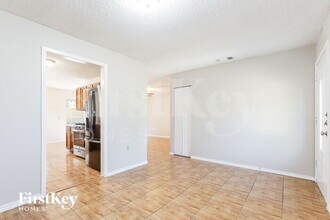 10232 Flatland Trail in Converse, TX - Foto de edificio - Building Photo