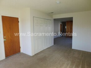 4519 Bomark Way in Sacramento, CA - Building Photo - Building Photo