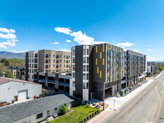 Crosshatch in Garden City, ID - Foto de edificio - Building Photo