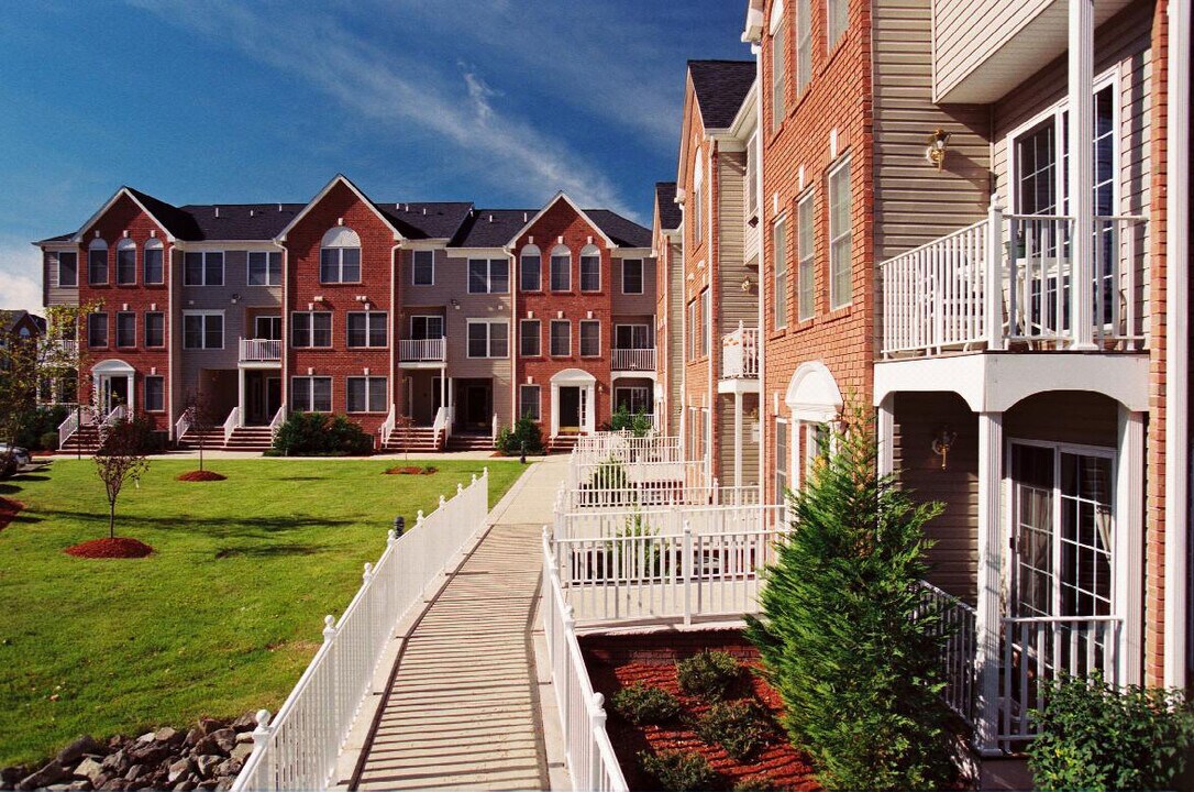 Sun Valley at Florham Park in Florham Park, NJ - Building Photo