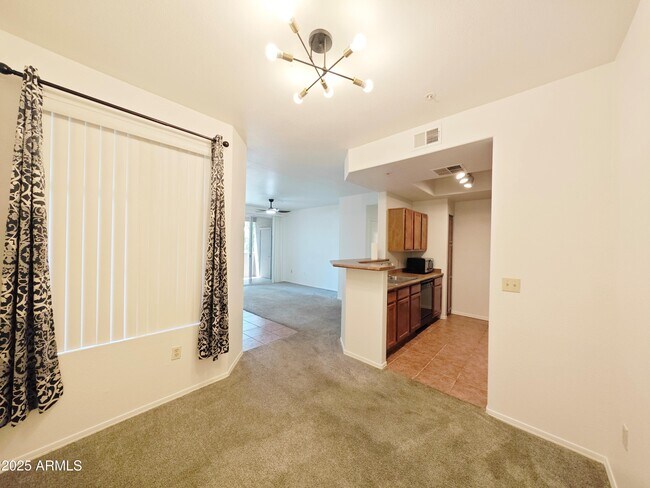 3830 E Lakewood Pkwy E in Phoenix, AZ - Foto de edificio - Building Photo