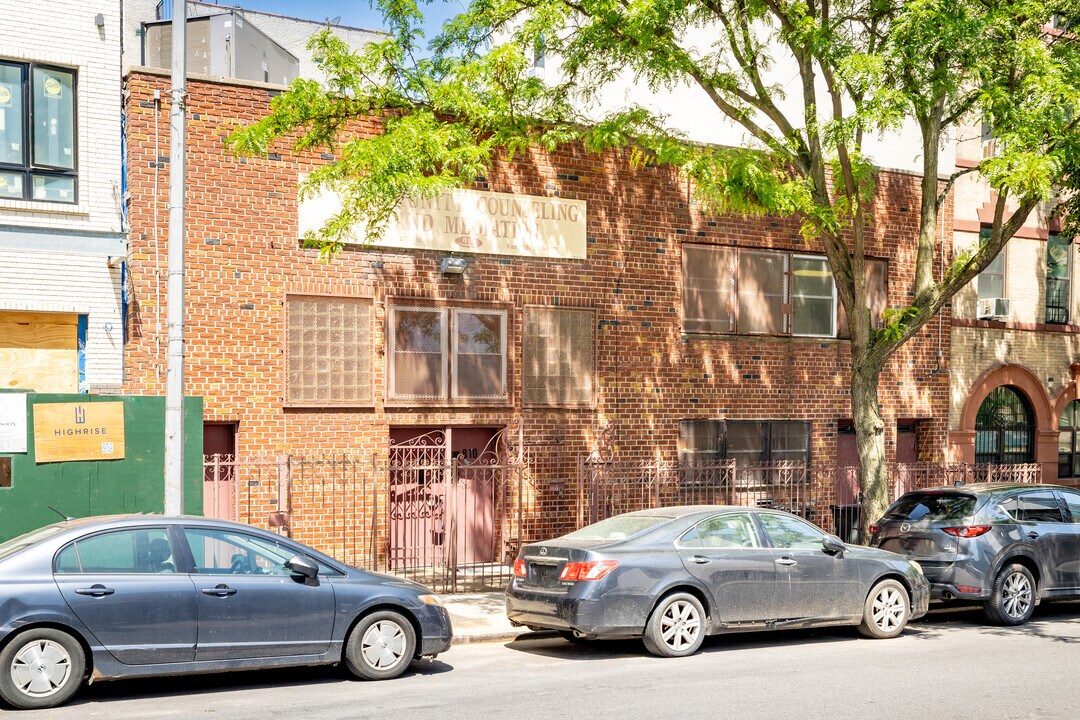 806 Classon Avenue in Brooklyn, NY - Building Photo