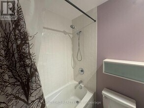 111 Elizabeth St in Toronto, ON - Building Photo - Building Photo