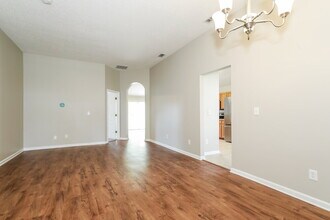 2600 Creek Ridge Dr in Green Cove Springs, FL - Foto de edificio - Building Photo