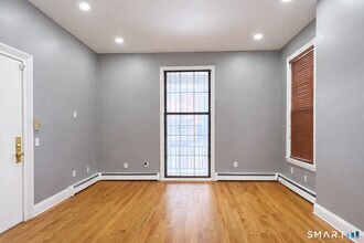 23 Charter Oak Pl in Hartford, CT - Building Photo - Building Photo
