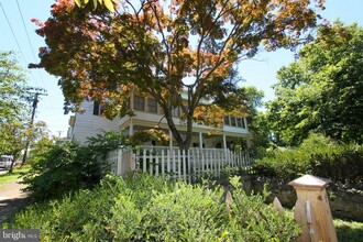 304 W German St in Shepherdstown, WV - Foto de edificio - Building Photo