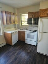 308 Hollis St, Unit 3 in Framingham, MA - Building Photo