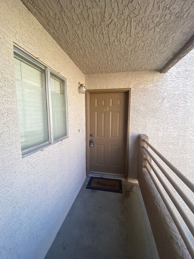 6859 Tamarus St in Las Vegas, NV - Building Photo - Building Photo