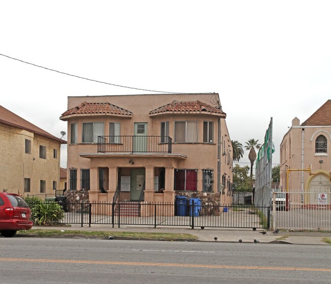 627 E Adams Blvd in Los Angeles, CA - Building Photo - Building Photo