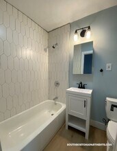 740 E 7th St, Unit 1 in Boston, MA - Foto de edificio - Building Photo