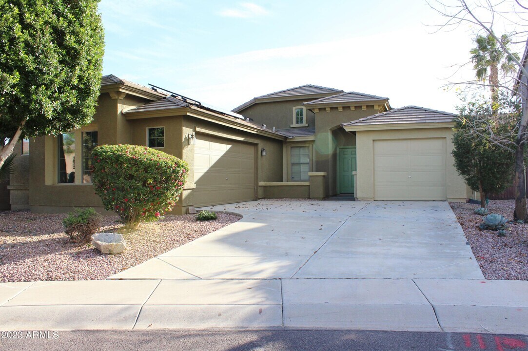 17839 W Crocus Dr in Surprise, AZ - Building Photo