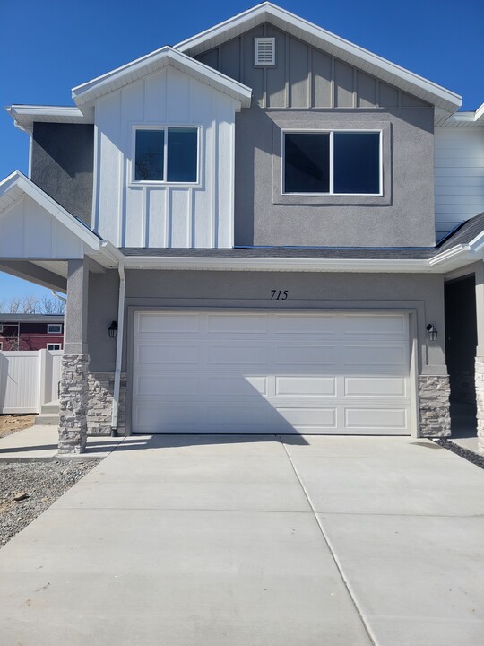 733 N 160 E in Tooele, UT - Building Photo