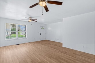 418 Dr W. J. Hodge St in Louisville, KY - Building Photo - Building Photo