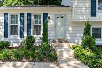 12112 Amblewood Dr in Laurel, MD - Building Photo - Building Photo
